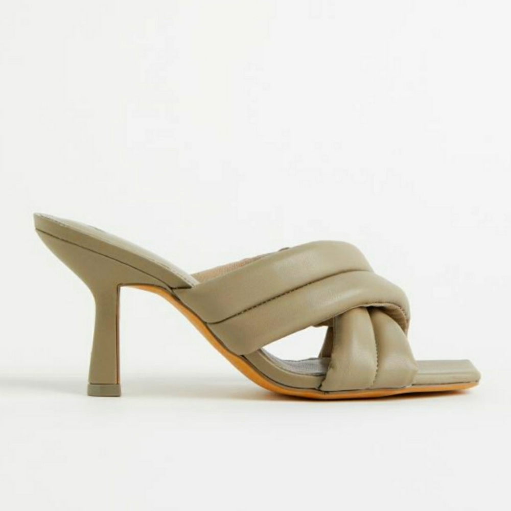 NWT Heeled mules - Picture 2 of 5